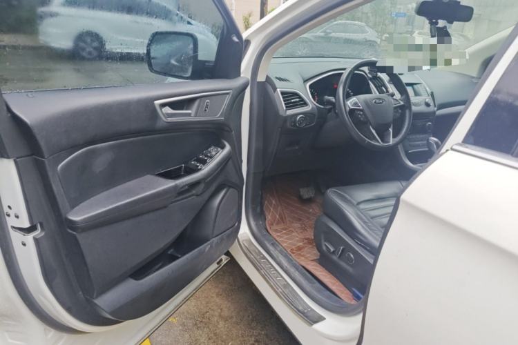 Used Ford Edge 2015 2.0T GTDi Two-Wheel-Drive Platinum Edition