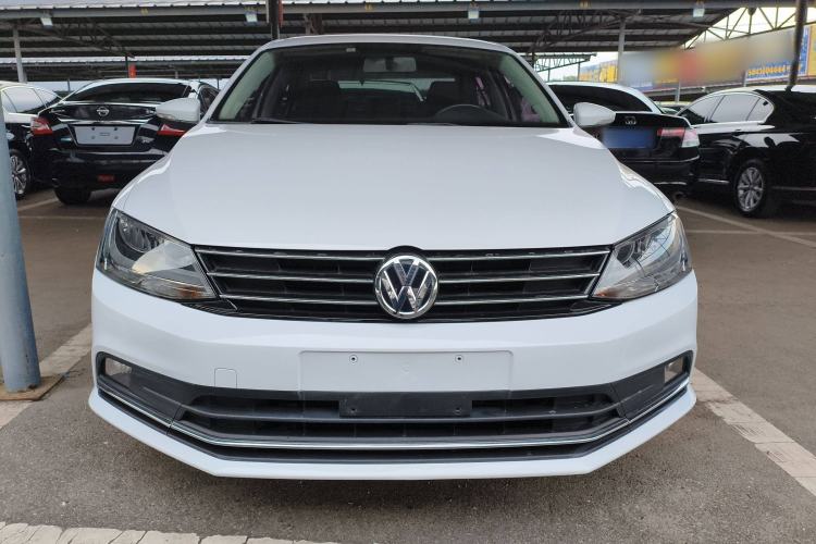 Used Volkswagen Sagitar 2017 230TSI Automatic Comfort Version
