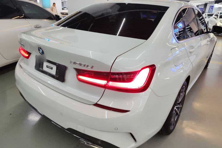 Used BMW 3 Series 2021 Facelifted 320Li M Sport Package Rear Right 45 Deg