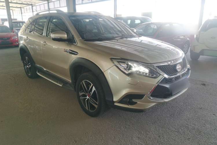 Used BYD Tang New Energy 2015 2.0T Four-Wheel-Drive Flagship Model Exterior 2