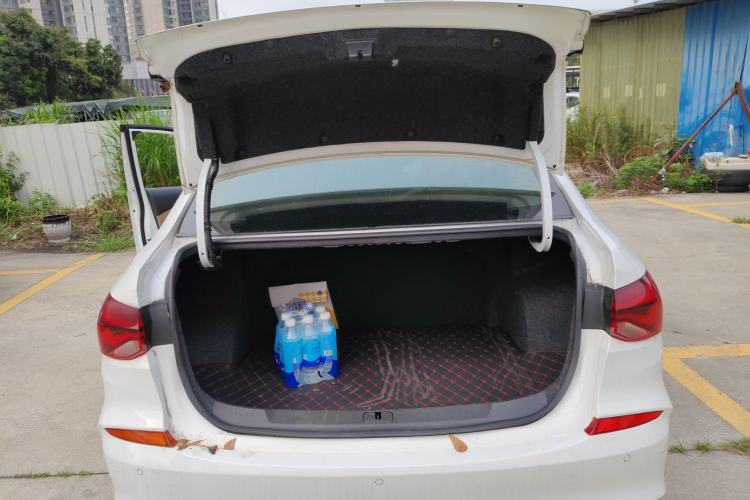 Used Chevrolet Monza 2020 320 Automatic Enjoyment Edition Trunk