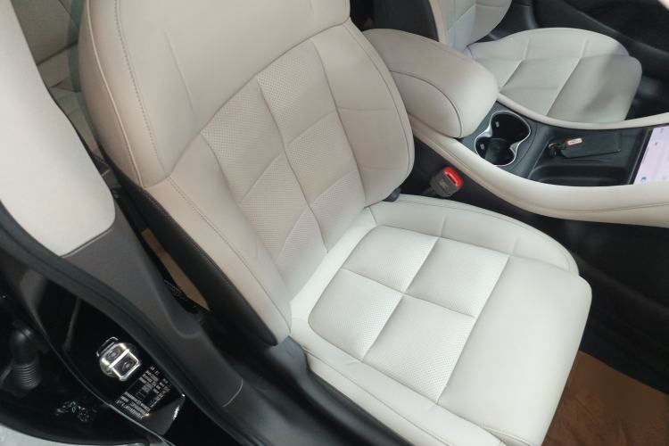 Used IM L6 2024 Max Enhanced Performance Edition Right Front Seat