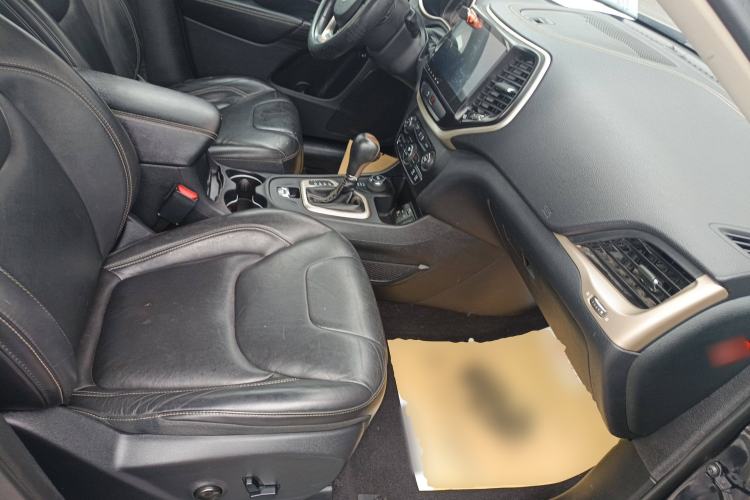 Used Jeep Cherokee 2016 2.4L Professional Edition