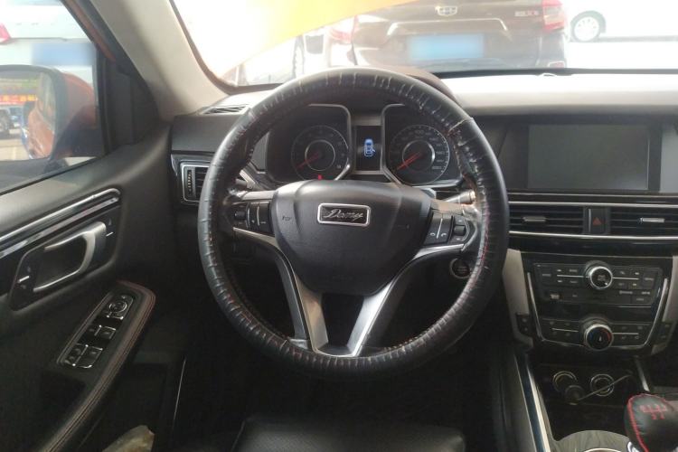 Used Zotye Domy X5 2017 Upgraded Model 1.5T Manual Luxury Edition
