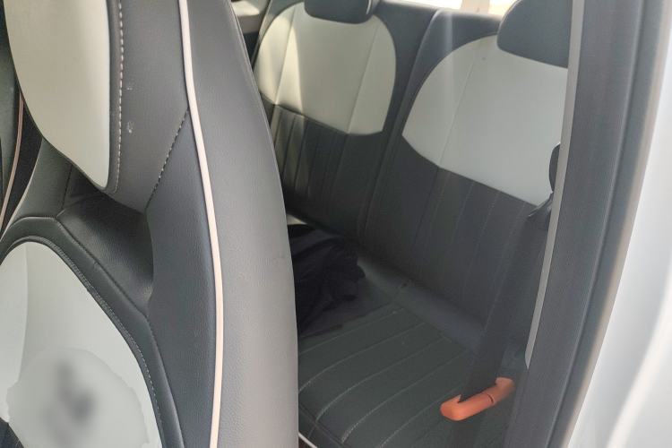 Used Geely Galaxy Panda 2024 Panda Mini 200km Endurance Bear Left Rear Seat