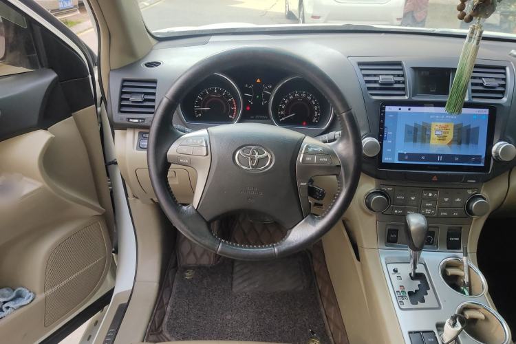 Used Toyota Highlander 2011 2.7L Two-Wheel Drive 7-Seater Luxury Edition
