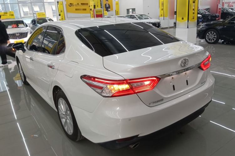 Used Toyota Camry 2021 2.0G Luxury Edition

