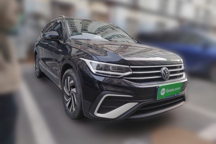 Used Volkswagen Tiguan L 2023 330TSI Automatic Two-Wheel Drive Smart Edition Front Right 45 Deg