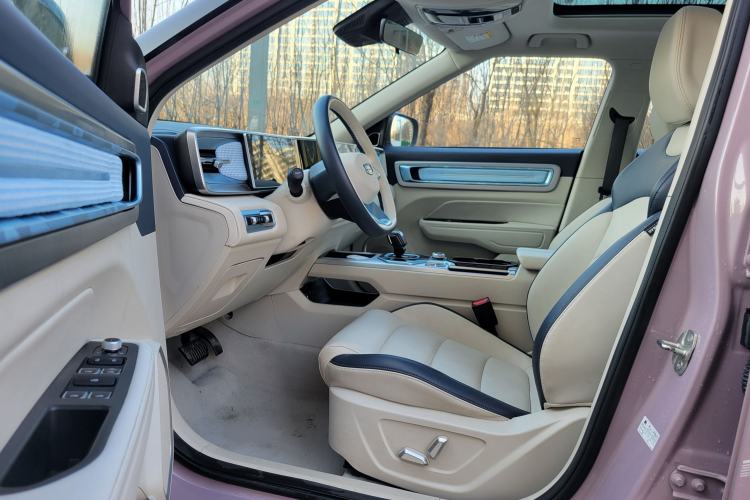 Used Geely Auto icon 2025 Linglong 1.5TD Ruyi Edition Interior 5