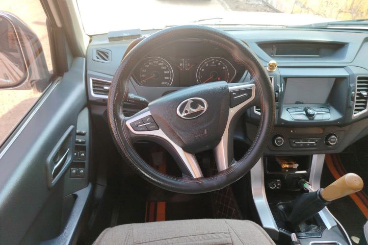 Used Leopaard Q6 2015 2.4L Manual 4x4 Excellence Edition
