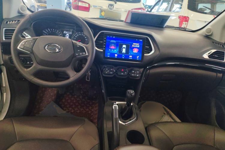 Used GAC Trumpchi GS4 2017 200T Manual Two-Wheel Drive Elite Edition Center Console