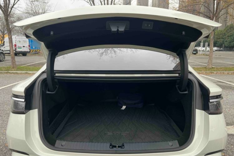 Used BYD Seal 2023 DM-i 1.5L 121km Prestige Model