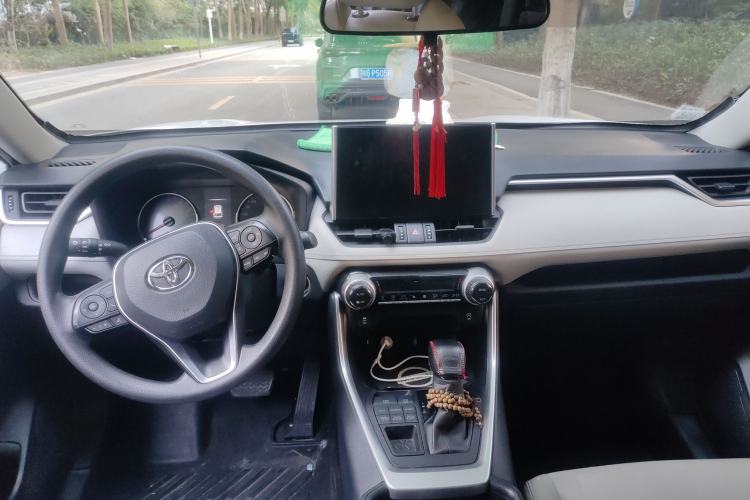 Used Toyota Wildlander 2020 2.0L CVT 4x4 Luxury Edition Center Console