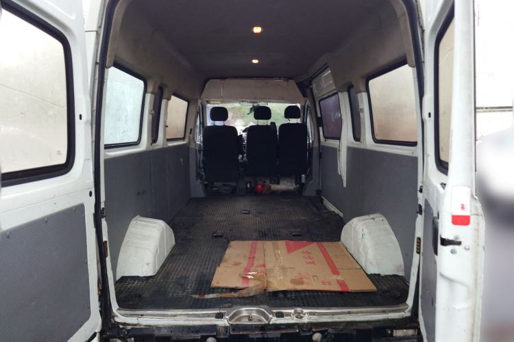 Used SAIC MAXUS Xintu V80 2021 2.0T Manual Classic Aoyuntong Long Wheelbase Mid-Roof 6/7/8/9-Seater
