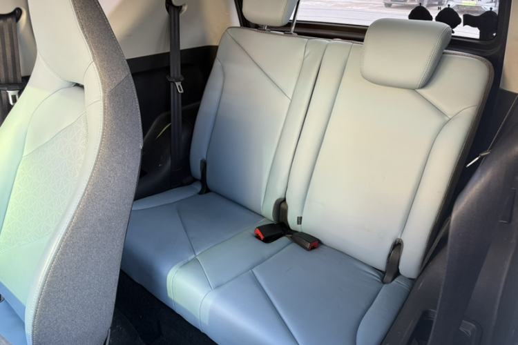 Used Chery Little Ant 2022 Sweet Pink Edition Low-Sugar Version Lithium Iron Phosphate 29.2 kWh 30 kW 301 km