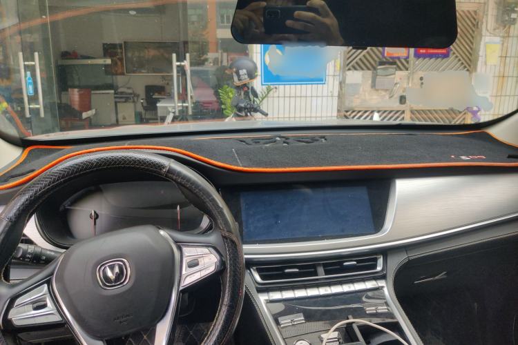 Used CHANGAN CS85 COUPE 2019 1.5T DCT Dynamic Version China VI Standard Center Console