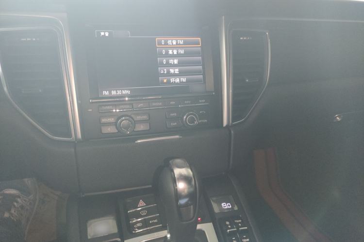 Used Porsche Macan 2014 Macan 2.0T Center Console