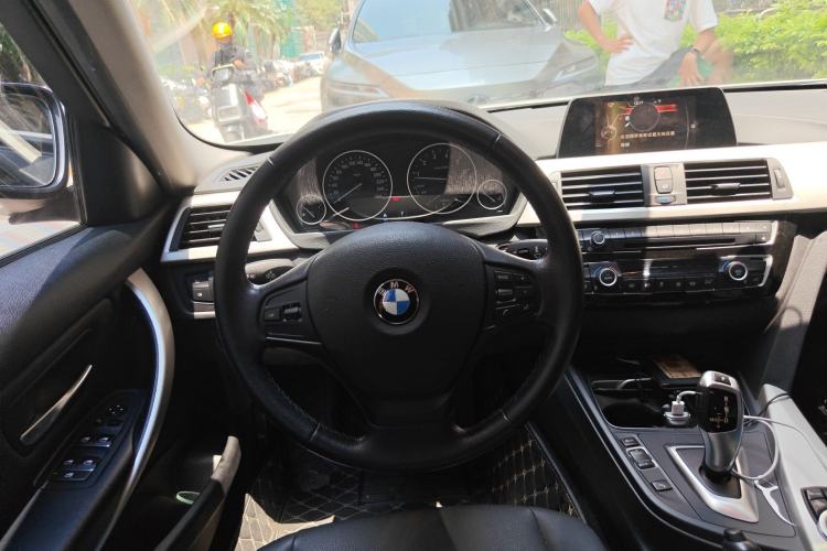 Used BMW 3 Series 2016 320i Fashion Model
