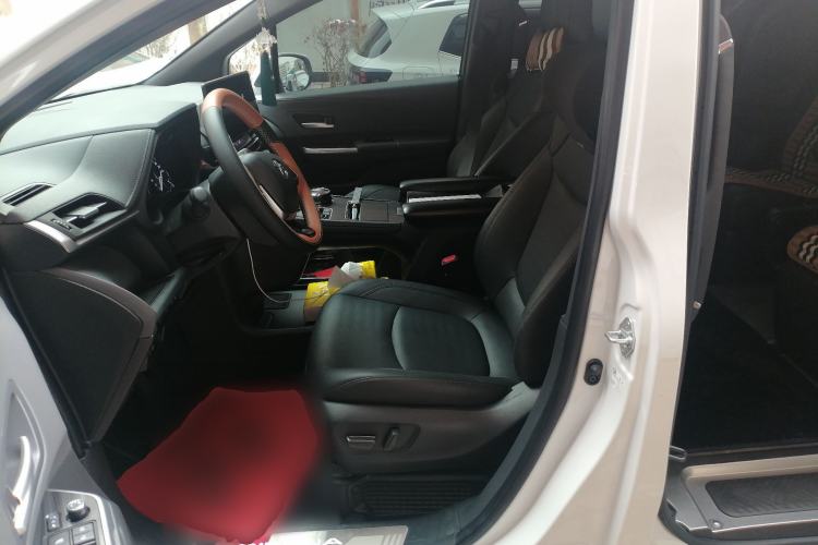 Used Toyota SIENNA 2024 2.5L Hybrid Four-Wheel Drive Prestige Edition Left Front Seat