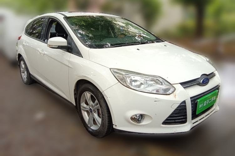 Used Ford Focus 2012 Hatchback 1.6L Automatic Fashion Edition Front Right 45 Deg