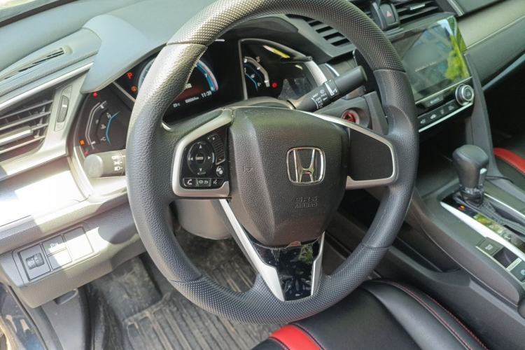 Used Honda Civic 2016 220TURBO CVT Luxury Edition
