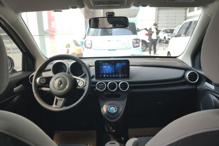 Used ORA Black Cat 2021 301 km Basic Version
