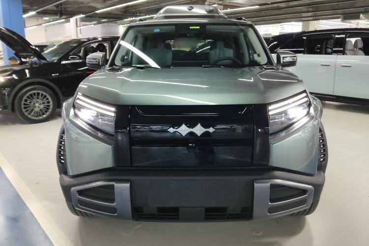 Used Formula Leopard Titanium 3 2025 501 km Four-Wheel Drive Drone Edition