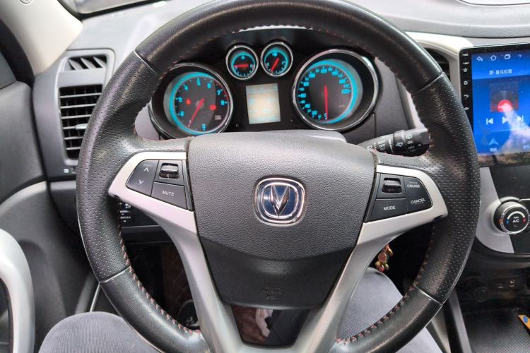 Used CHANGAN CS35 2015 1.6L Automatic Luxury Model China IV Standard Steering Wheel