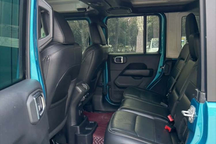 Used Jeep Wrangler 2019 2.0T Sahara Four-Door Version China VI Emission Standard