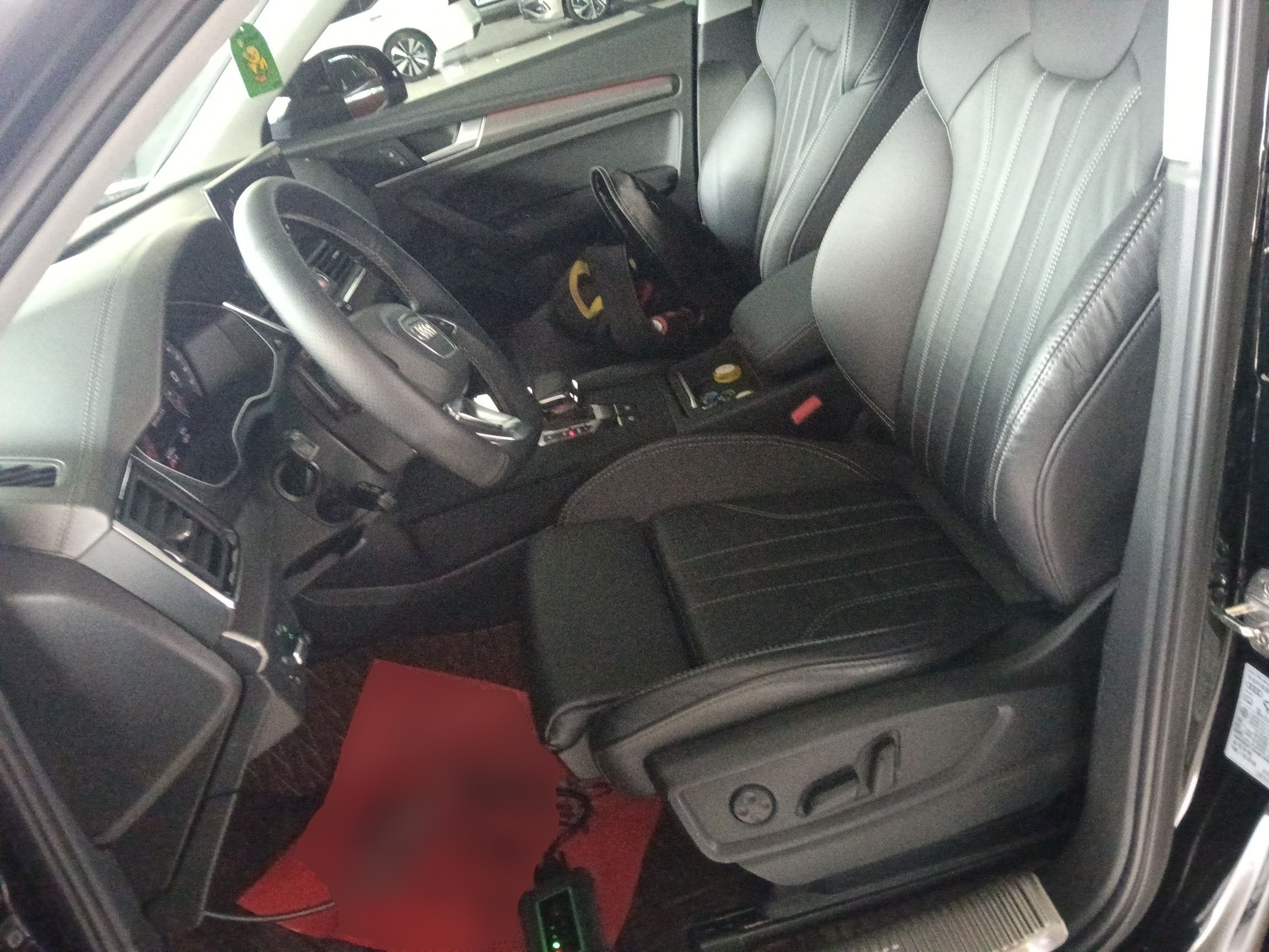 Переднее сиденье в автомобиле