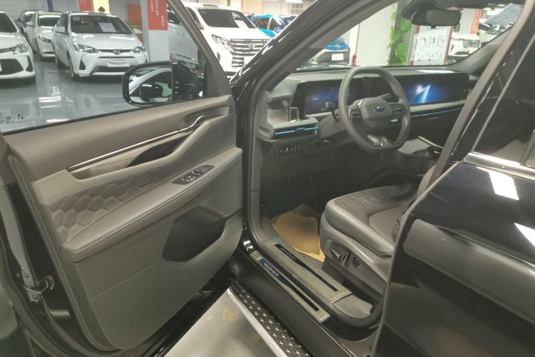 Used Ford Edge 2023 Ford Explorer L 2.0T EcoBoost Two-Wheel Drive 7-Seater Luxury Model Driver Seat