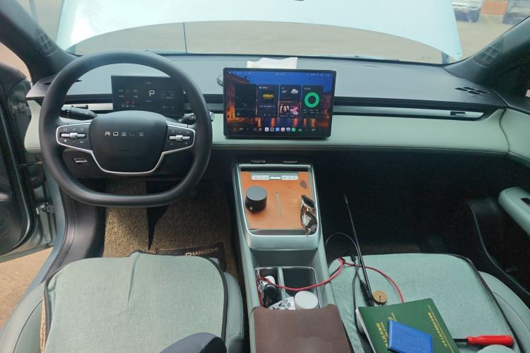 Used Roewe D6 2025 450km Deluxe Edition
