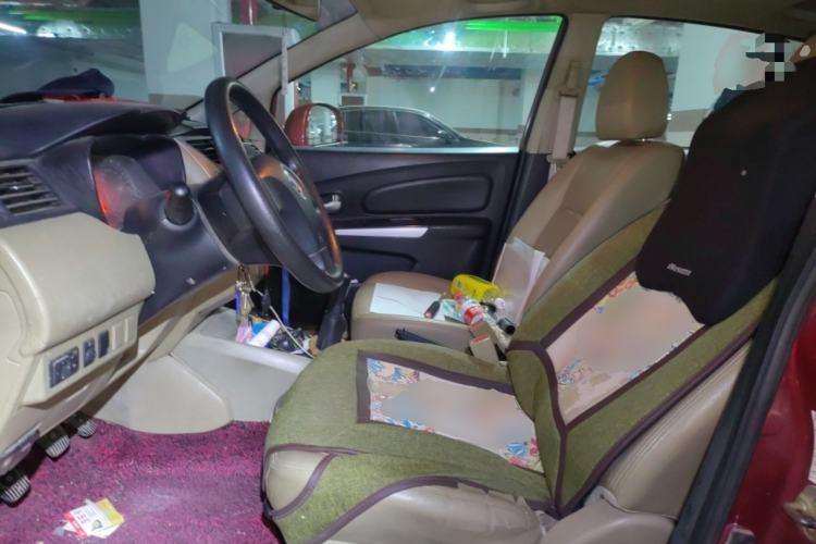 Used Venucia R50 2013 1.6L Manual Luxury Edition