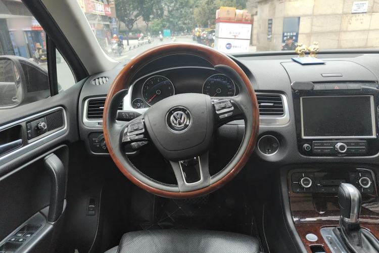 Used Volkswagen Touareg 2014 3.0 TSI New Edition