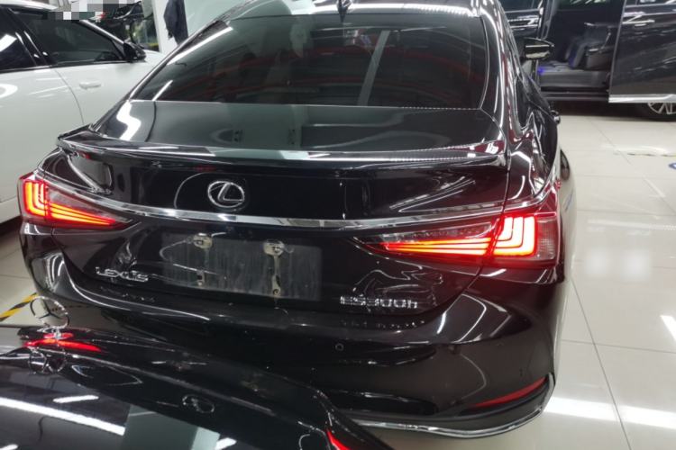 Used Lexus ES 2022 300h Excellence Edition