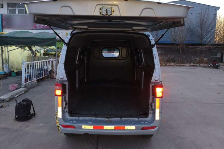 Used Jinbei Hiace X30 2020 1.5L Van Super-Enjoyment Model China VI Standard SWC15M
