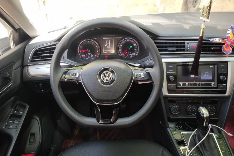 Used Volkswagen Lamando 2019 230TSI DSG Fashion Edition China VI Steering Wheel
