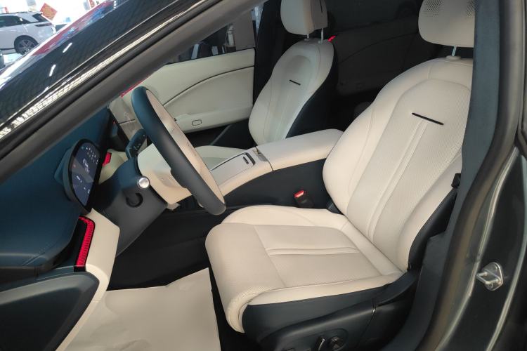 Used Zeekr 007 2024 Rear-Drive Enhanced Version 75 kWh Left Front Seat