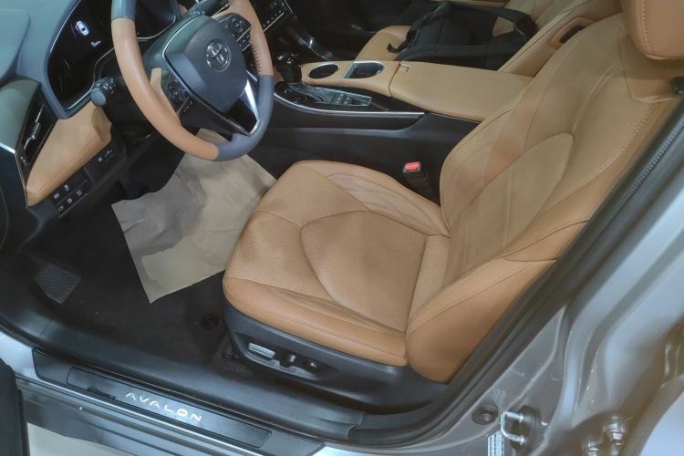 Used Toyota Avalon 2019 2.5L Touring Premium Version China VI Standard Left Front Seat