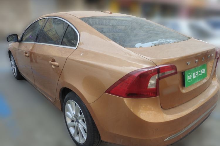 Used Volvo S60 2014 S60L 2.0T Zhiyuan Edition
