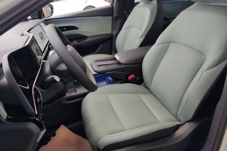 Used Hongqi EH7 2025 690 Smart Selection Edition
