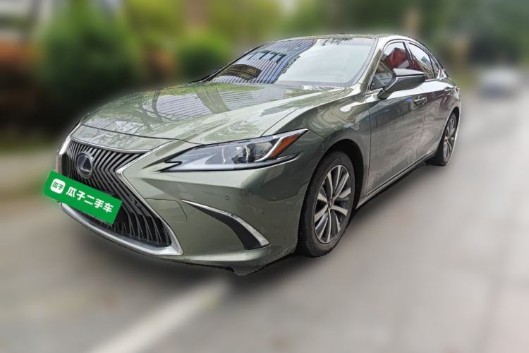 Used Lexus ES 2018 300h Premier Edition China VI Standard