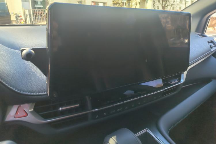 Used Toyota SIENNA 2024 2.5L Hybrid Four-Wheel Drive Prestige Edition Interior 5