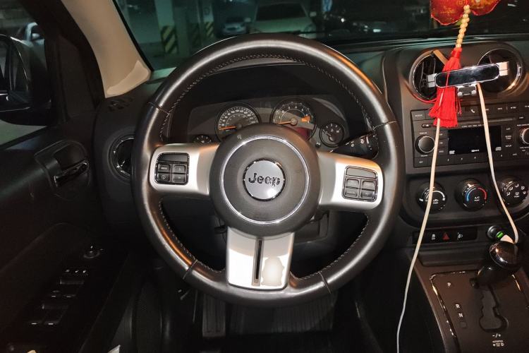 Used Jeep Compass 2014 2.0L two-wheel drive sport version