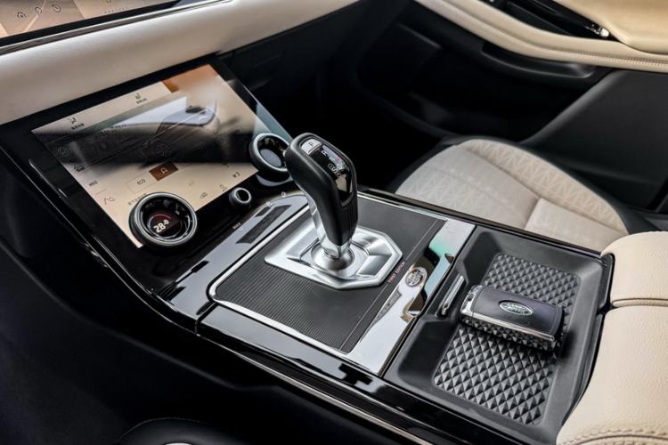 Used Land Rover Range Rover Evoque 2021 Range Rover Velar L 249PS R-Dynamic First Edition