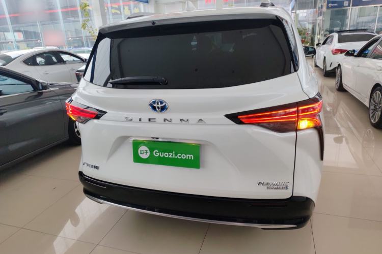 Used Toyota Sienna 2021 2.5L Hybrid Platinum Edition
