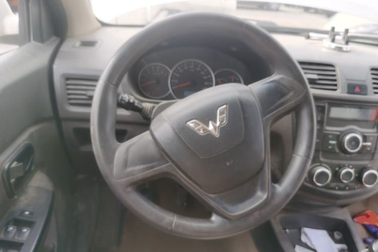 Used Wuling Hongguang 2014 1.5L S Standard Version