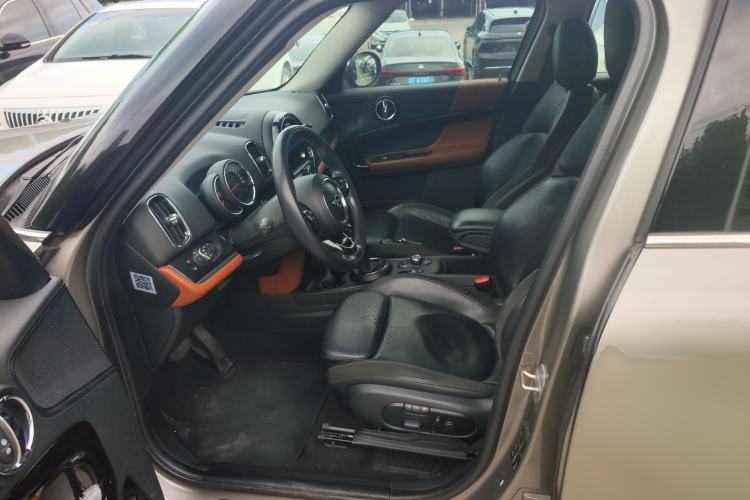 Used MINI Countryman 2018 1.5T COOPER ALL4 Artist Left Front Seat