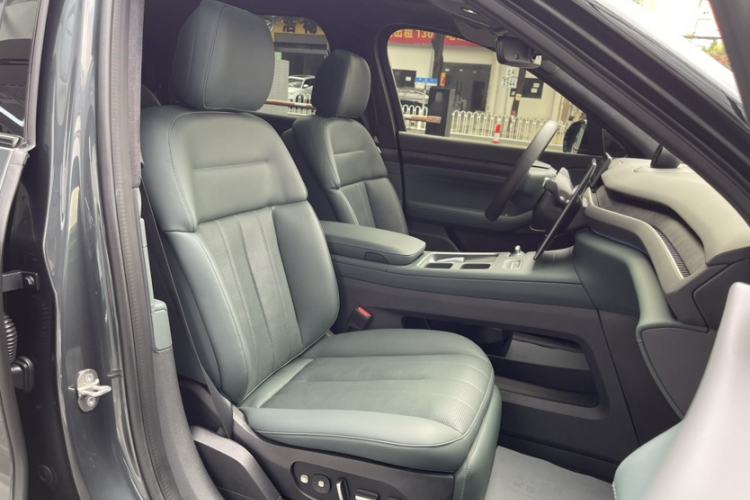 Used Nio ES8 2023 100kWh Signature Edition
