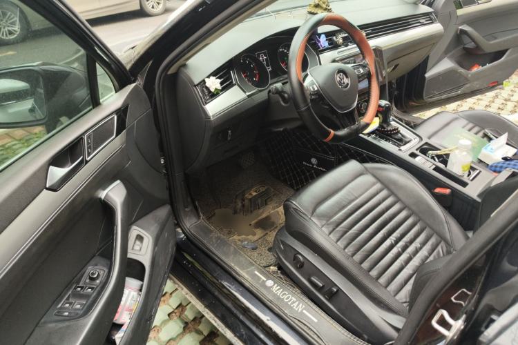 Used Volkswagen Magotan 2018 330TSI DSG Advanced Model Driver Seat